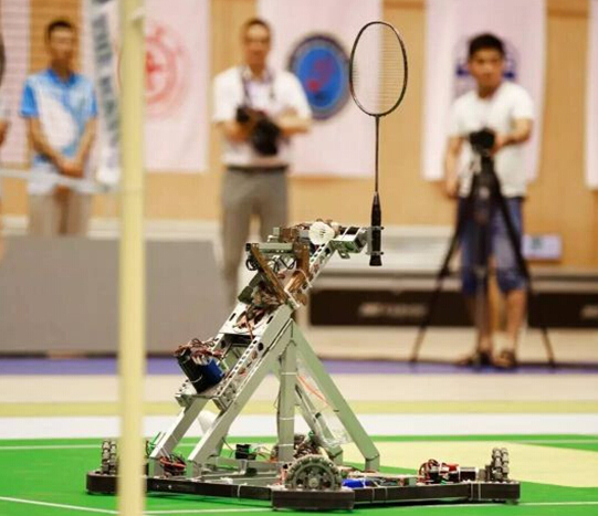 星空体育·（StarSky Sports）官方网站全向轮助阵全国大学生机器人赛-2.jpg